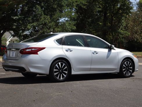 Used 2018 Nissan Altima 2.5 SL FWD image 5