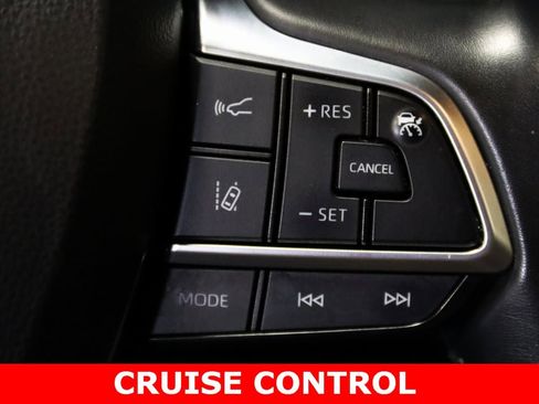 Used 2021 Toyota Highlander XLE image 15