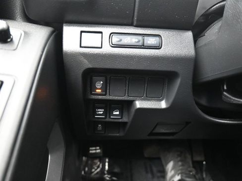 Used 2025 Nissan Frontier SV image 13