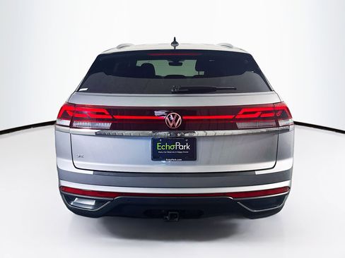Used 2025 Volkswagen Atlas Cross Sport SE image 7