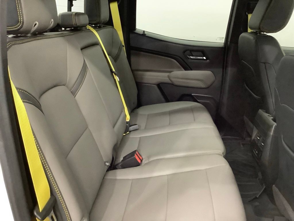 Used 2024 Chevrolet Colorado ZR2 w/ ZR2 Convenience Package III AWD/4WD image 36