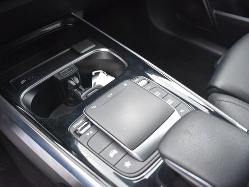 Used 2021 Mercedes-Benz GLB 250 image 28