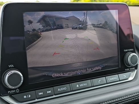 Used 2023 Nissan Rogue S FWD image 27