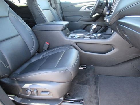 Certified 2023 Chevrolet Traverse LT image 21