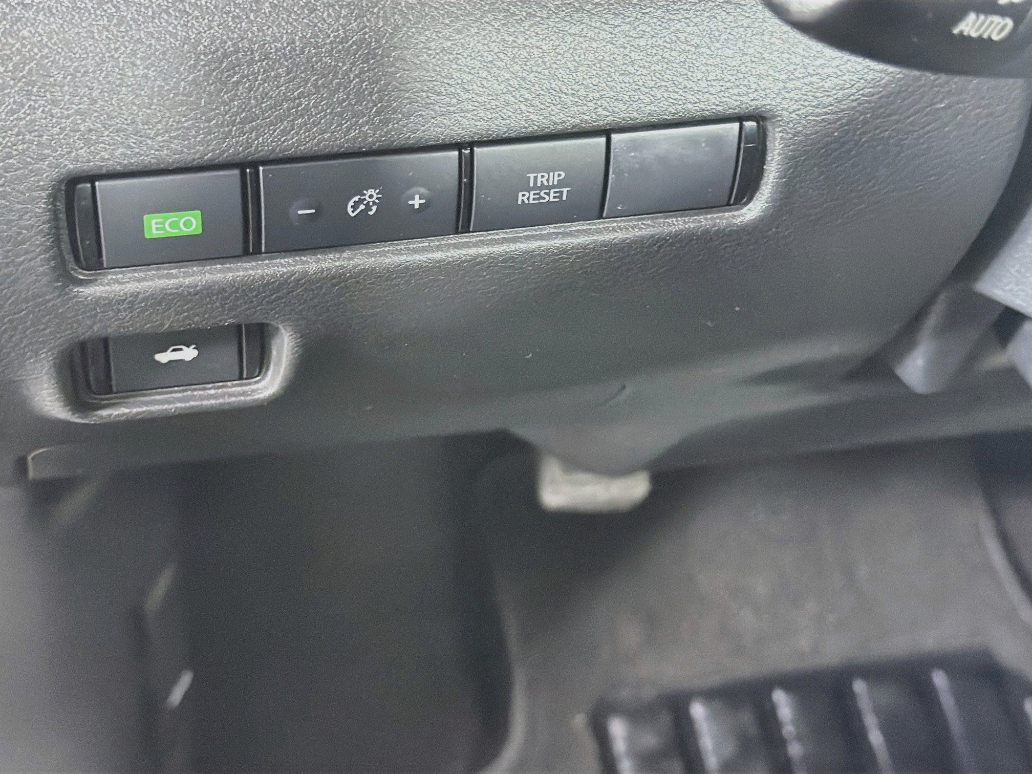 Used 2025 Nissan Sentra SR FWD image 16