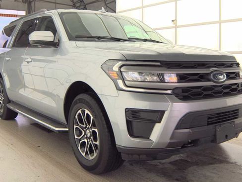 Used 2023 Ford Expedition Max XLT image 1