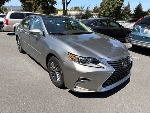 Used 2018 Lexus ES 350 w/ Navigation System Package FWD image 1