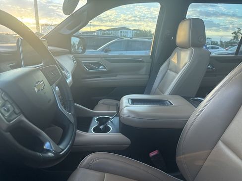 Used 2021 Chevrolet Tahoe Premier w/ Premium Package RWD image 9