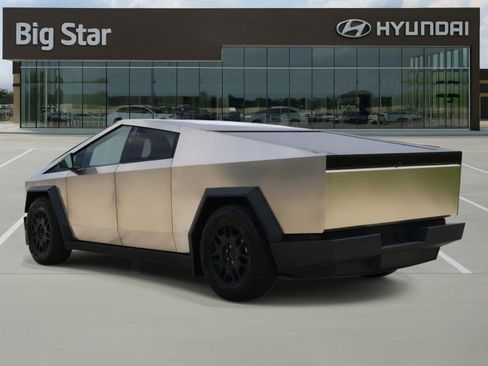 Used 2025 Tesla Cybertruck AWD Crew Cab image 3