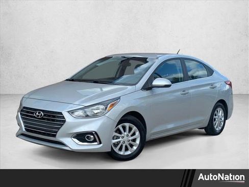 Used 2022 Hyundai Accent SEL image 1