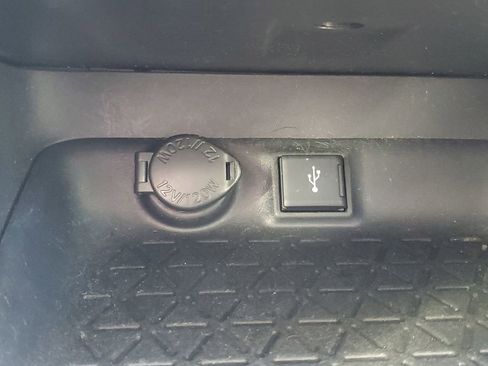 Used 2021 Toyota RAV4 XLE image 34