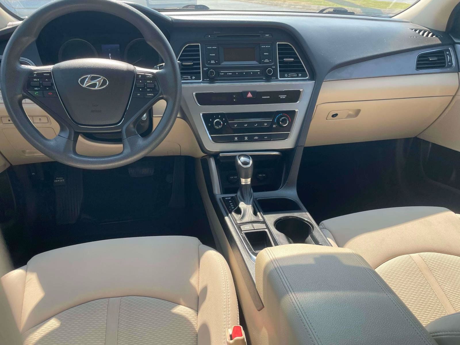 Used 2017 Hyundai Sonata SE FWD image 14