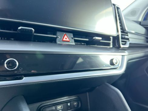 Certified 2025 Kia Sportage EX image 23