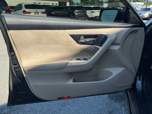 Used 2016 Nissan Altima 2.5 S w/ Power Driver Seat Package FWD image 12
