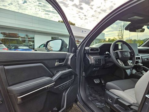 Used 2024 Toyota Tacoma TRD Sport image 23