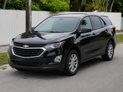 Used 2018 Chevrolet Equinox LS FWD image 3