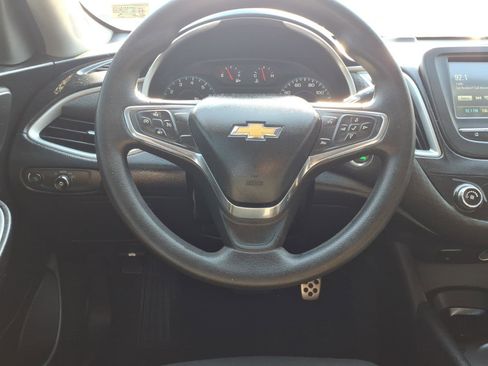 Used 2017 Chevrolet Malibu LS FWD image 4