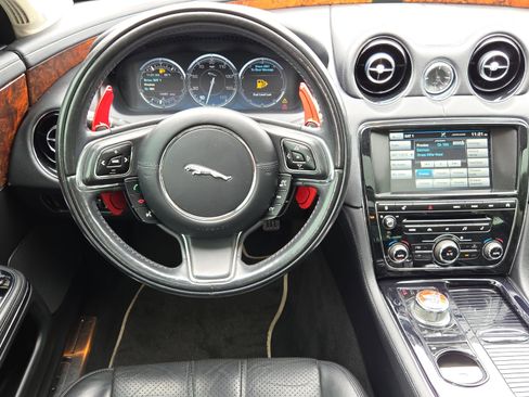 Used 2015 Jaguar XJ AWD image 12