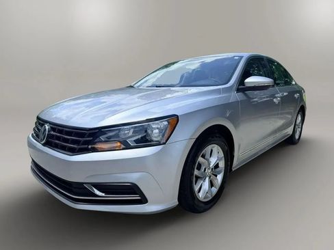 Used 2016 Volkswagen Passat 1.8T S FWD image 6