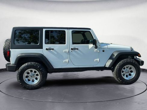 Used 2018 Jeep Wrangler Unlimited Sport w/ Connectivity Group AWD/4WD image 8