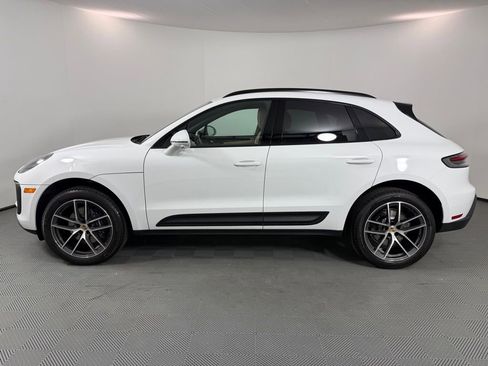 Certified 2026 Porsche Macan AWD/4WD image 2