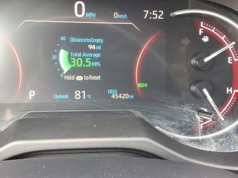 Used 2024 Toyota RAV4 XLE FWD image 27