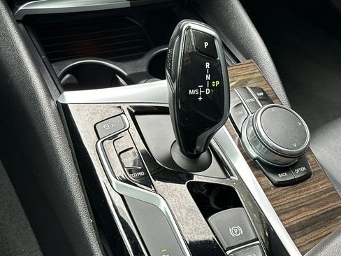 Used 2018 BMW 530i xDrive image 24