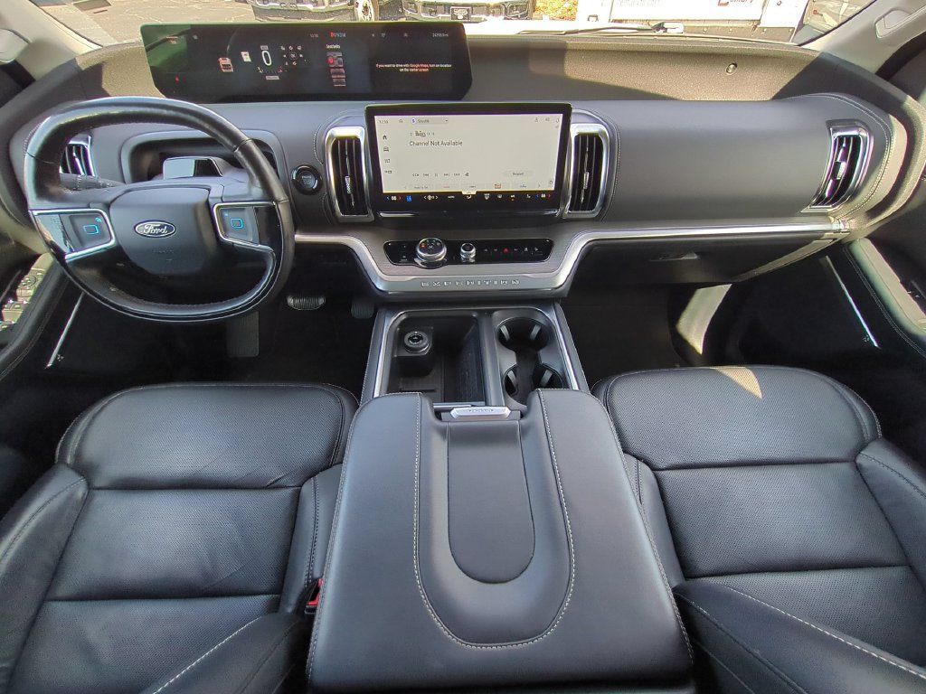 Used 2025 Ford Expedition Max Platinum AWD/4WD image 17