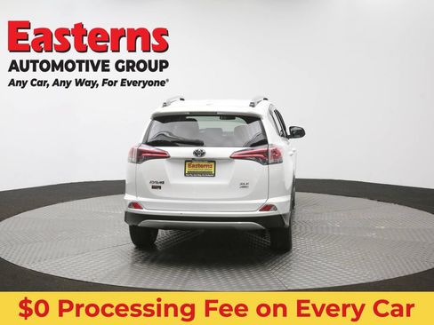 Used 2018 Toyota RAV4 XLE AWD/4WD image 40