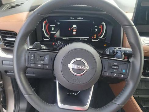 Used 2024 Nissan Rogue Platinum w/ Platinum Premium Package FWD image 9