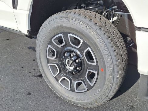 New 2026 Ford F250 Platinum image 25