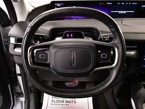 Used 2025 Lincoln Navigator L Reserve AWD/4WD image 19