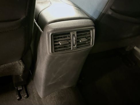 Used 2017 Nissan Rogue SV w/ SV Premium Package image 28