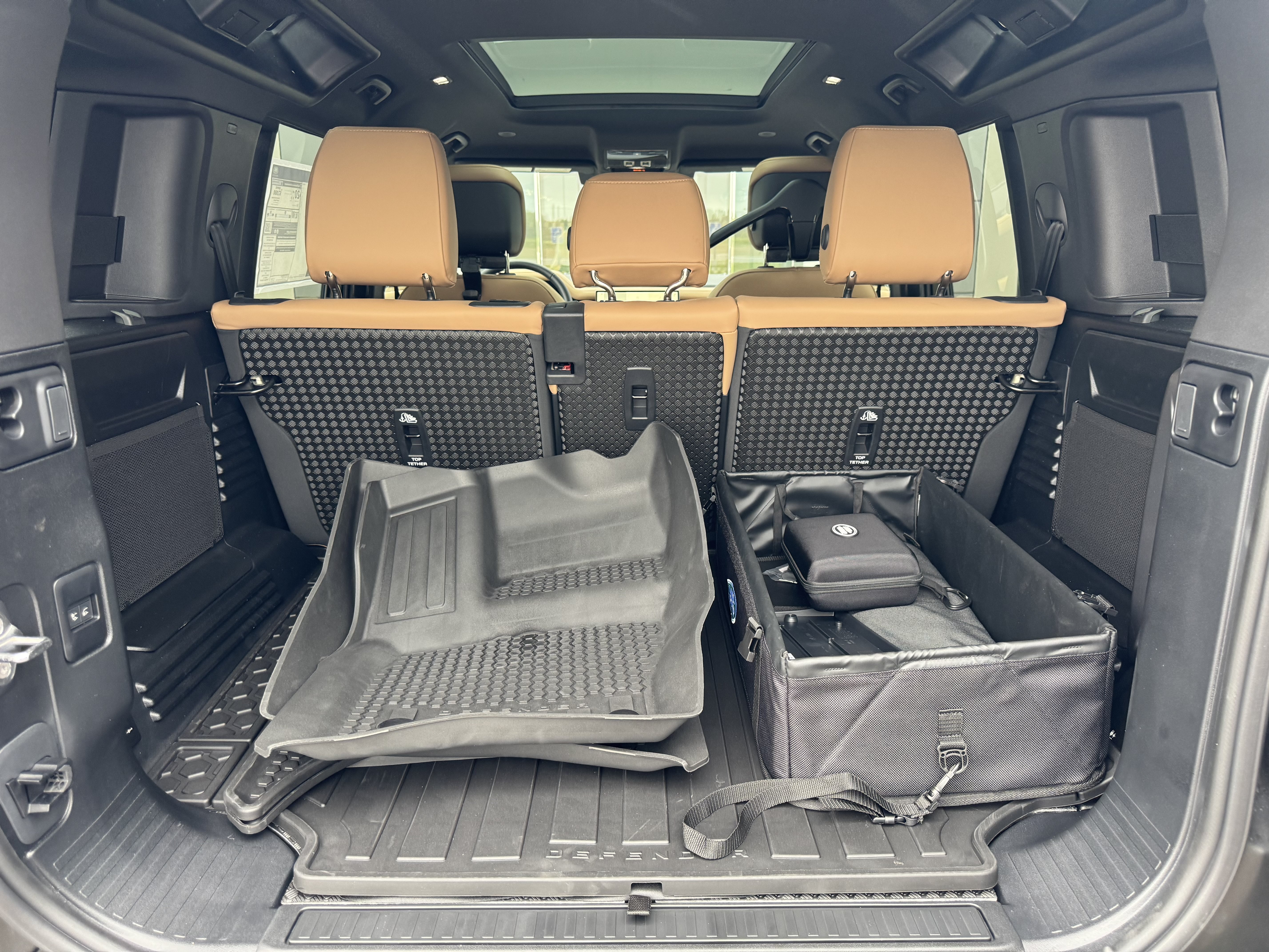 New 2026 Land Rover Defender 110 X-Dynamic SE AWD/4WD image 32