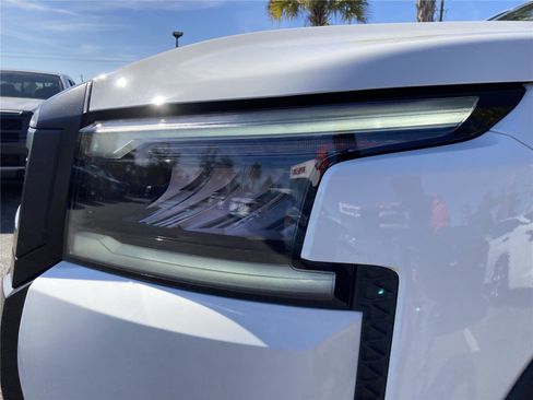 New 2026 Nissan Frontier Pro-X w/ Pro-X Convenience Package RWD image 9