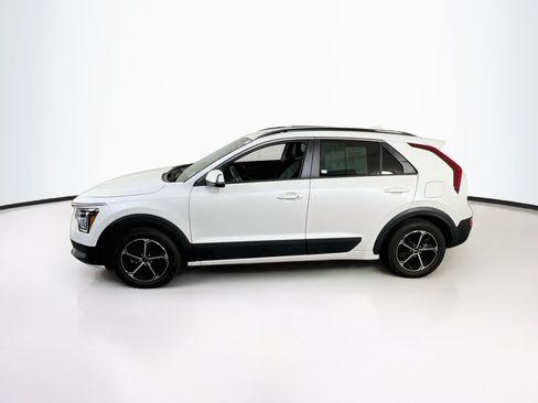 Used 2023 Kia Niro EX FWD image 8