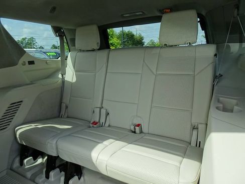 Used 2024 Cadillac Escalade Sport Platinum w/ LPO, ONYX Package AWD/4WD image 17