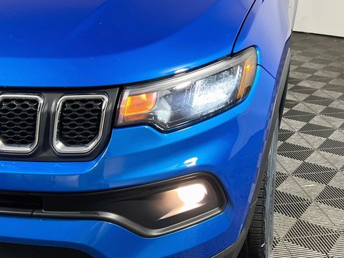 Used 2024 Jeep Compass Latitude w/ Altitude Special Edition AWD/4WD image 11