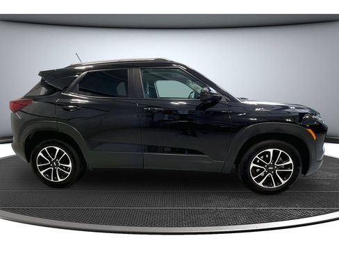 Used 2025 Chevrolet TrailBlazer LT FWD image 14