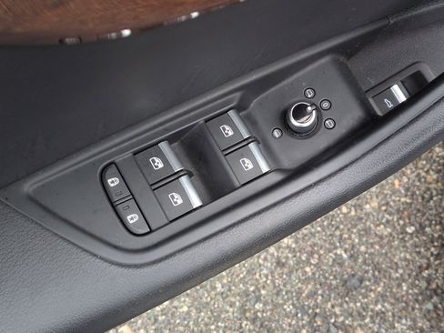 Used 2023 Audi A4 2.0T Premium w/ Convenience Package image 15