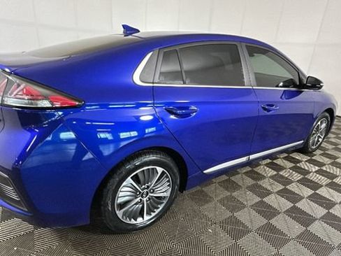 Used 2022 Hyundai Ioniq SEL FWD image 2