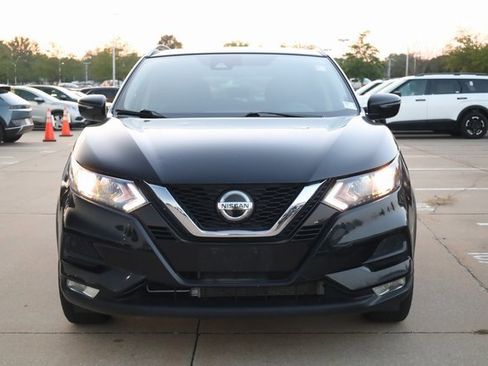 Used 2021 Nissan Rogue Sport SV image 3