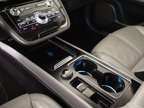 Used 2020 Lincoln Corsair Reserve w/ Equipment Group 201A FWD image 9