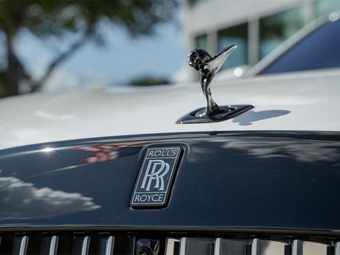 New 2025 Rolls-Royce Spectre Black Badge image 5