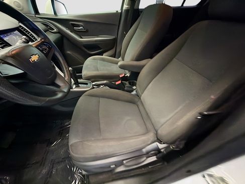 Used 2018 Chevrolet Trax LS FWD image 10