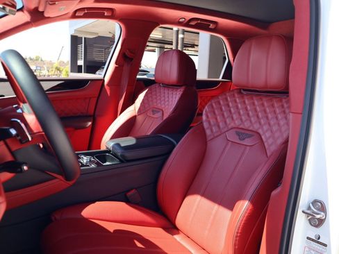 Certified 2023 Bentley Bentayga AWD/4WD image 2