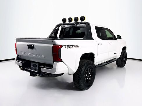 Used 2025 Toyota Tacoma TRD Sport AWD/4WD image 5