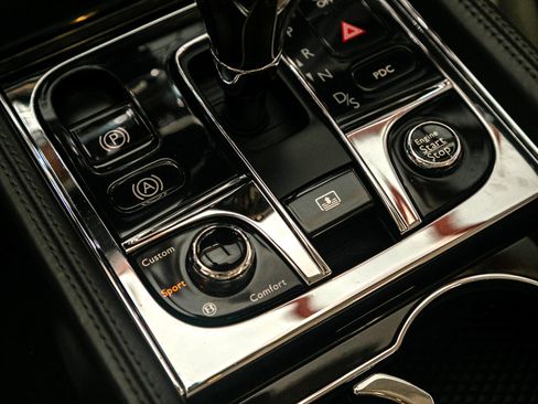 Used 2013 Bentley Mulsanne w/ Premiere Specification Pkg image 57