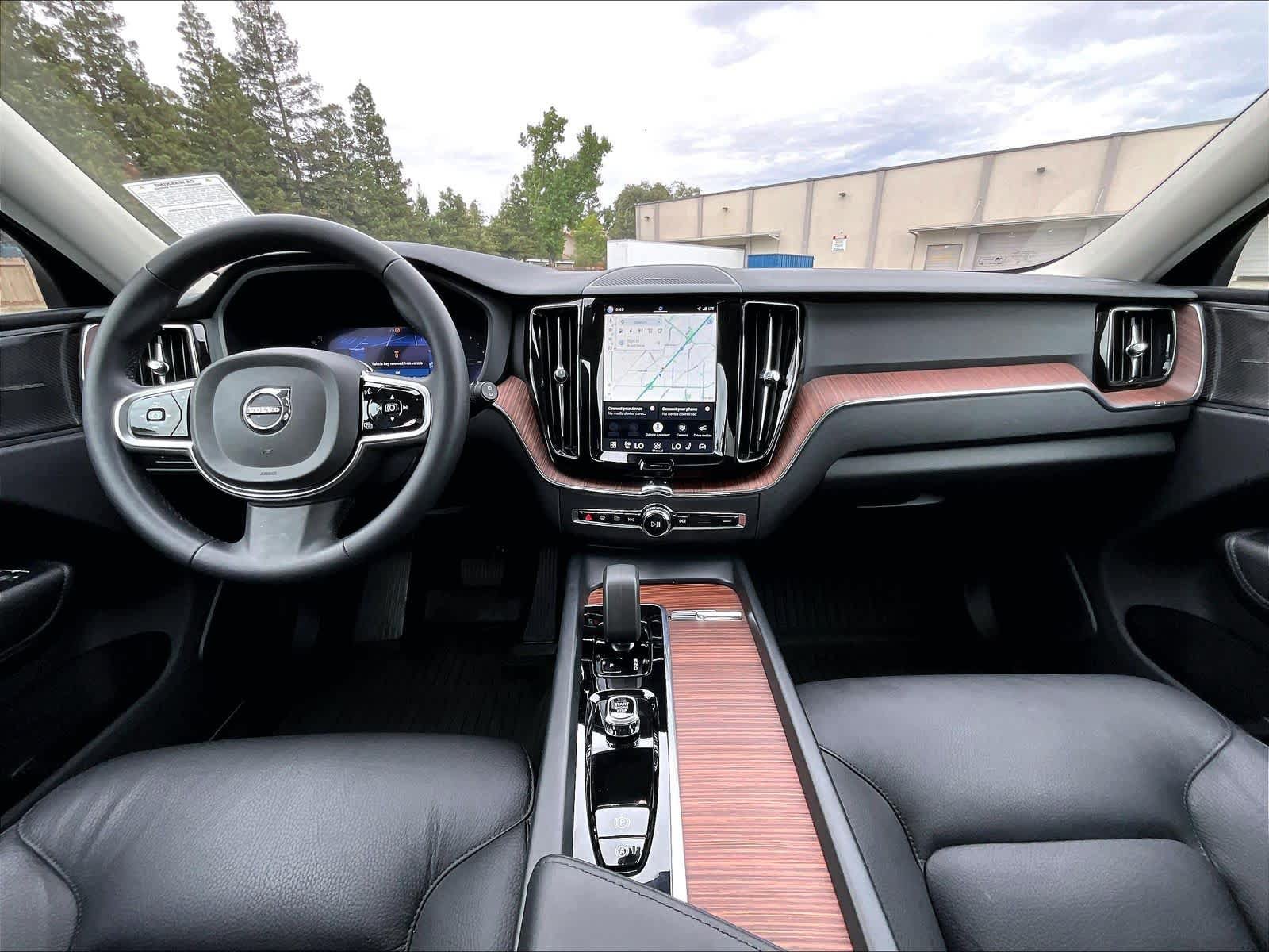 Used 2024 Volvo XC60 T8 Plus w/ Protection Package Premier AWD/4WD image 20