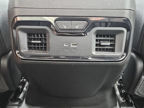 Used 2024 GMC Sierra 2500 AT4 w/ AT4 Premium Plus Package AWD/4WD image 27